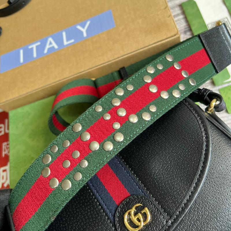 Minimalist handbag styled for everyday wear