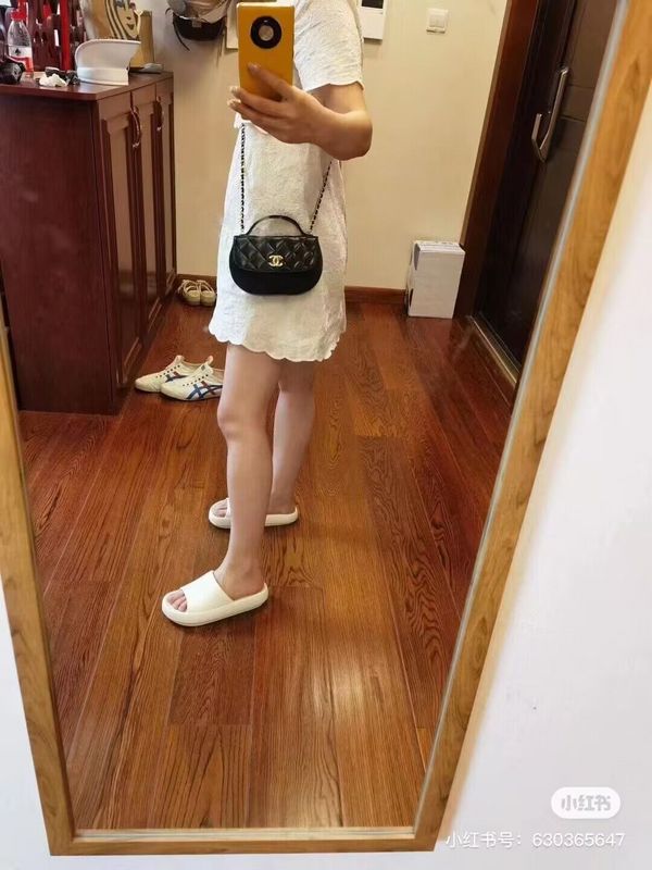  women's handbag, versatile design, view 4