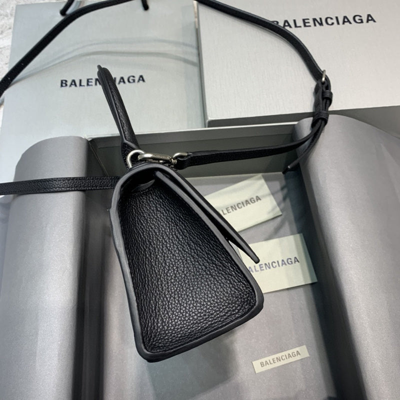 Sleek Premium PU Leather Handbag - Polished Finish | Women's Premium Handbag #671 - back view (image 4) of designer-inspired handbag