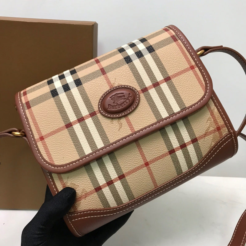 Ziva's Charm handbag – detail view (one versatile size)