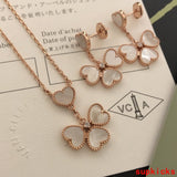 Front view of Van Cleef & Arpels unisex jewelry piece