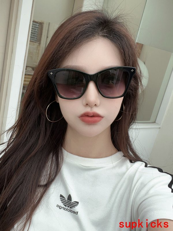 Side view of Louis Vuitton unisex sunglasses