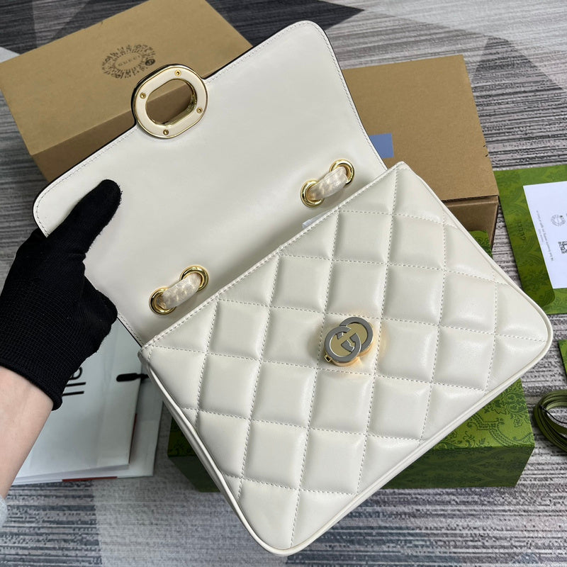 Handle and strap detail of premium sleek women's handbag – women's premium purse