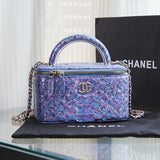 Ziva's Charm handbag – front view (one versatile size)