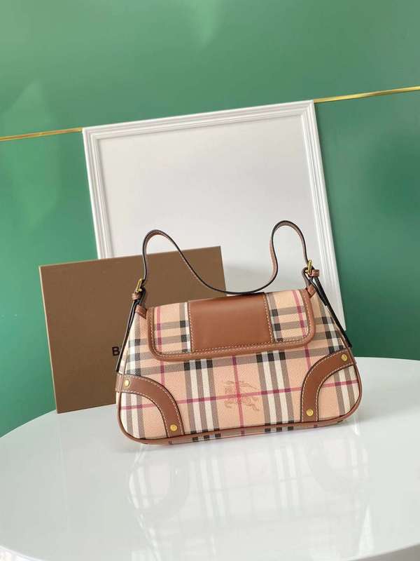 Ziva's Charm handbag – detail view (one versatile size)