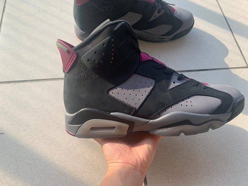 Nike Men's & Women's Designer Lifestyle Shoes — Style 188 interior view