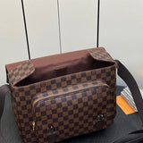  streamlined everyday bag detail view showing craftsmanship