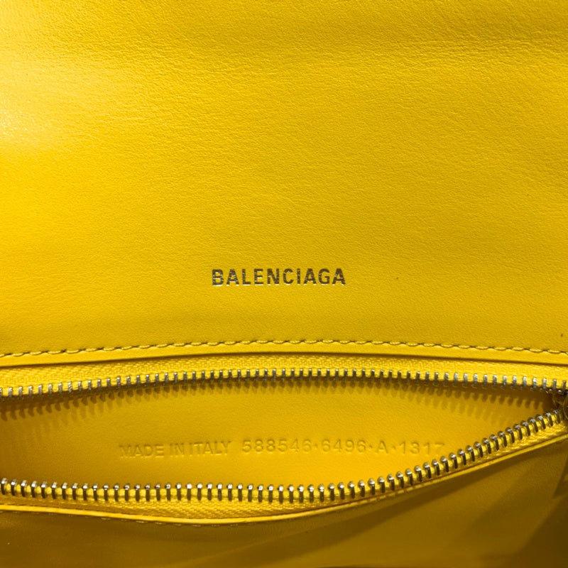 Statement Premium PU Leather Handbag - Refined Silhouette | Women's Premium Handbag #857 - texture close-up (image 9) of designer-inspired handbag
