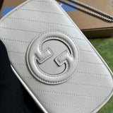 Side profile of premium everyday-luxe women's handbag – women's luxury handbag