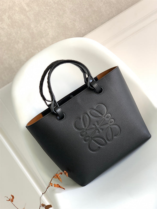 Ziva's Charm handbag – interior view (29cm*14cm*25cm)
