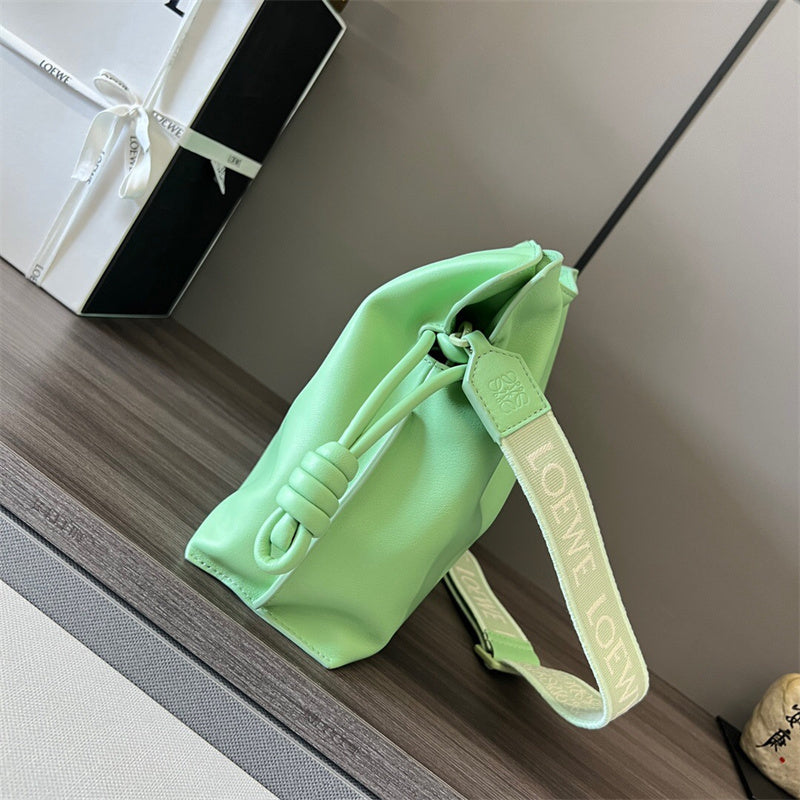 Ziva's Charm handbag – carry view (30cm*24.5cm*10.5cm)