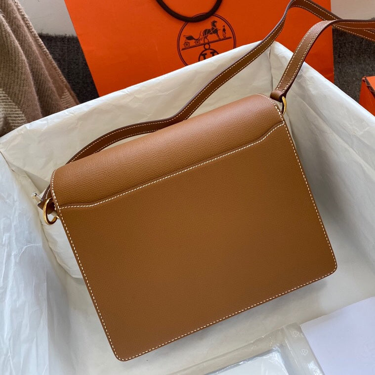  modern shoulder bag styled with outfit