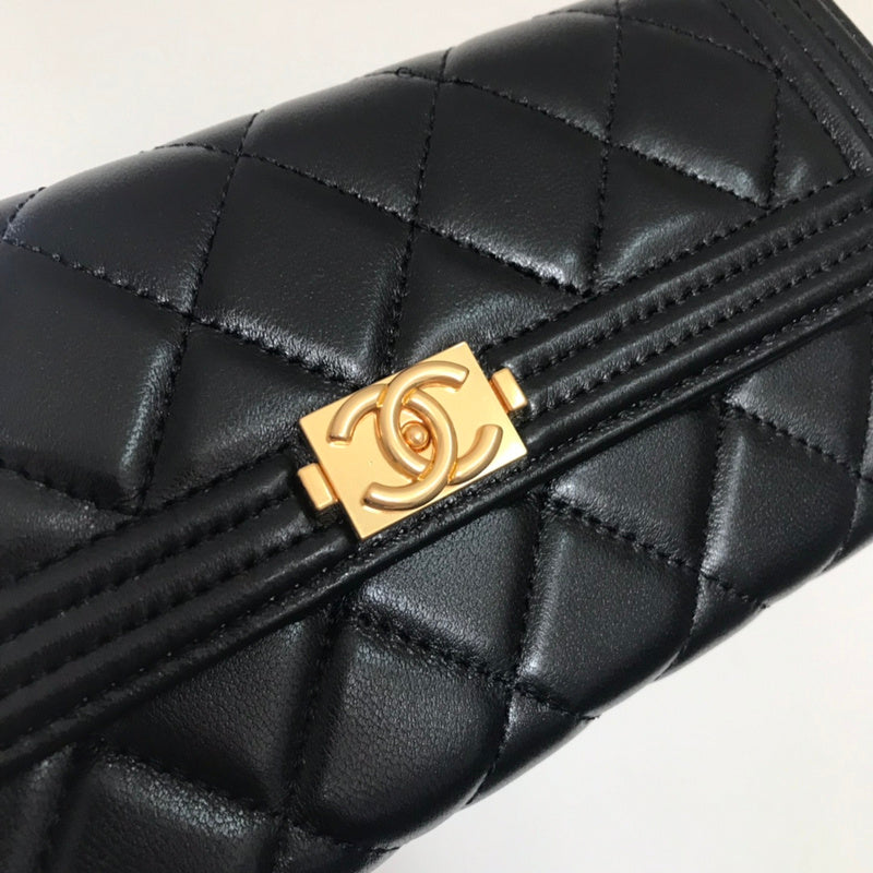 Zivas Charm Elevated Essentials Everyday Handbag (Thoughtfully Structured Design) – Lifestyle Shot