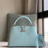  Streamlined tote bag front view 25