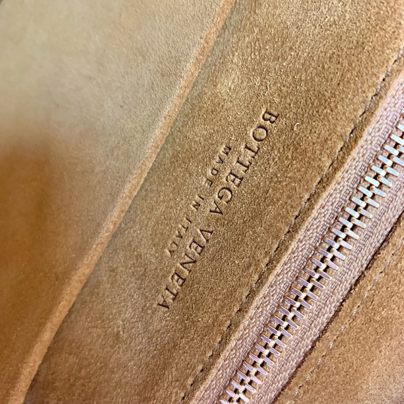 Sleek Vegan Leather Handbag - Premium Craftsmanship Detailing | Women's Premium Handbag #1743 - back view (image 4) of designer-inspired handbag