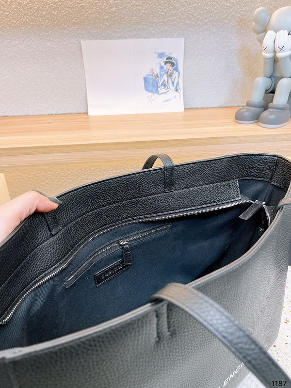 Ziva's Charm handbag – lifestyle view (one versatile size)
