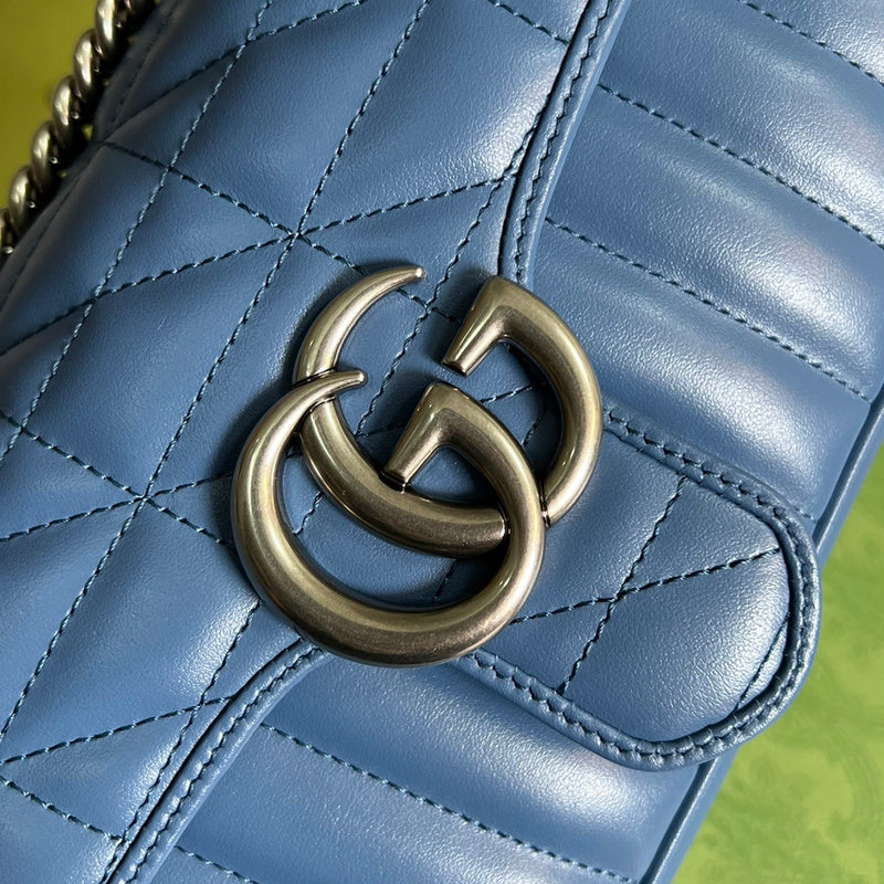 Handle and strap detail of modern refined women's handbag – women's everyday handbag