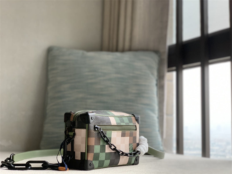  carryall bag interior and compartment view