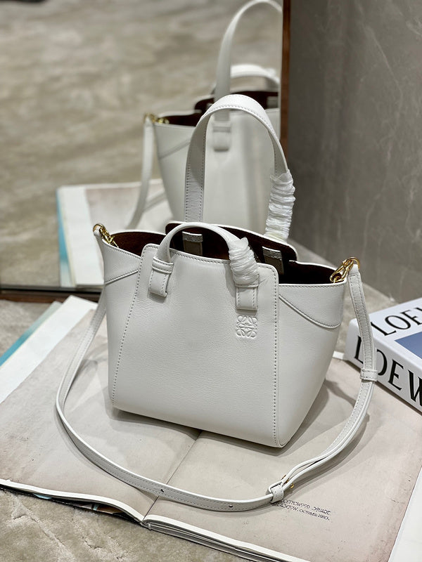 Ziva's Charm handbag – lifestyle view (20cm*18cm*20cm)