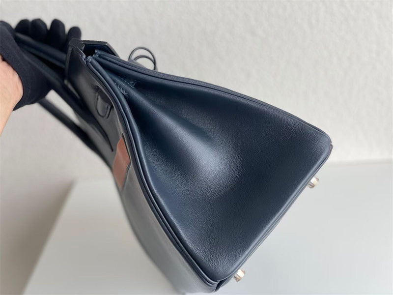 Effortless handbag styled for everyday wear