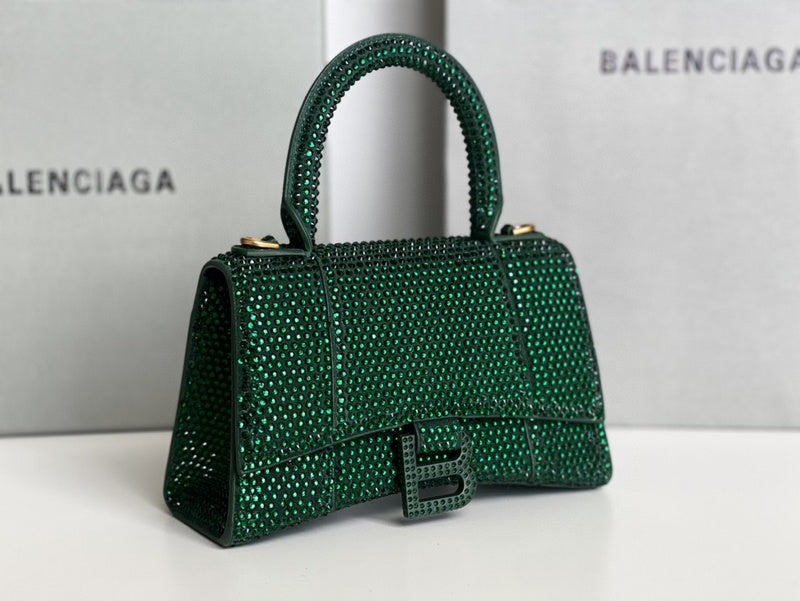 Zivas Charm Modern Edge Statement Handbag (Statement-Ready Design) – Close-Up Detail