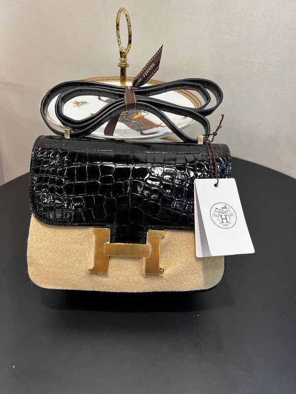 Sleek handbag styled for everyday wear