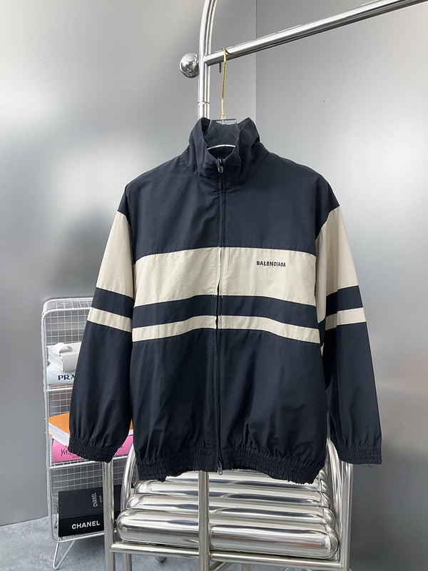 Side profile view of Balenciaga luxury piece style No.176