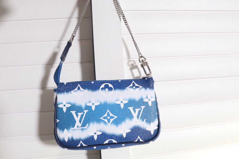 Close-up detail of chic polished women's handbag – women's luxury accessory