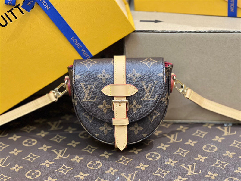  Elegant satchel front view