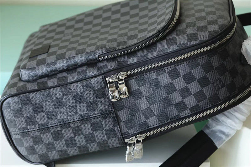  handbag interior and compartment view 9