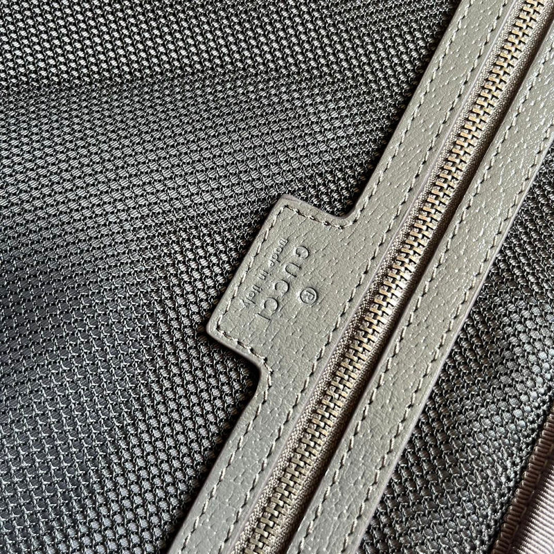 Side profile of premium chic women's handbag – women's designer-style accessory