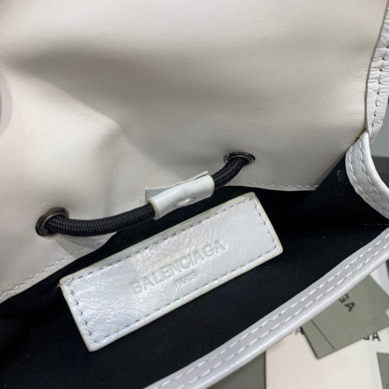 Zivas Charm Understated Luxury Statement Handbag (Thoughtfully Structured Design) – Full Silhouette