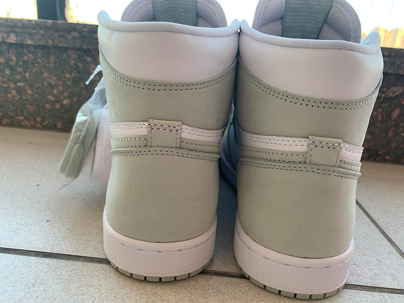 Nike Men's & Women's Luxury Lifestyle Trainers — Style 171 detail view