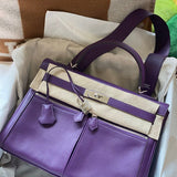  Minimalist shoulder bag front view