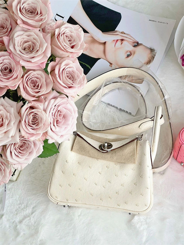  Graceful everyday bag carried on shoulder