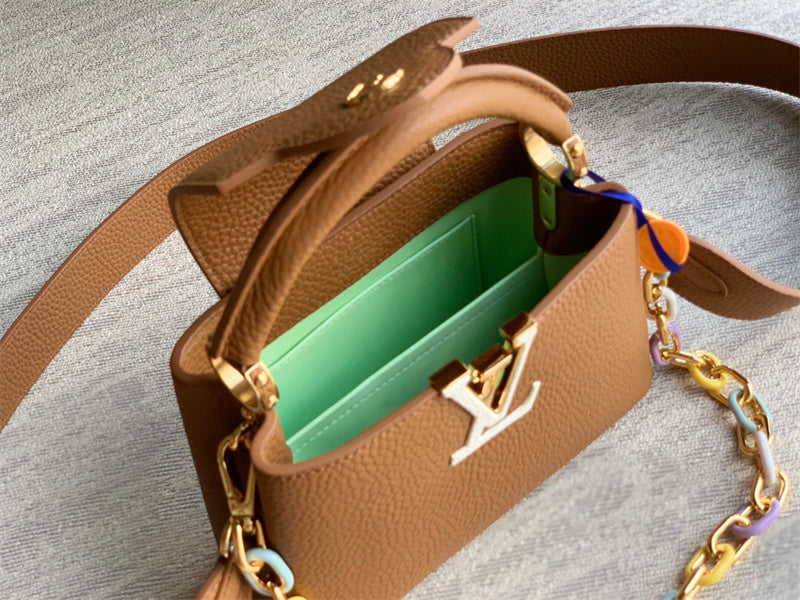  Graceful structured bag front view 25