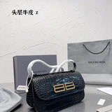 Ziva's Charm handbag – front view (one versatile size)