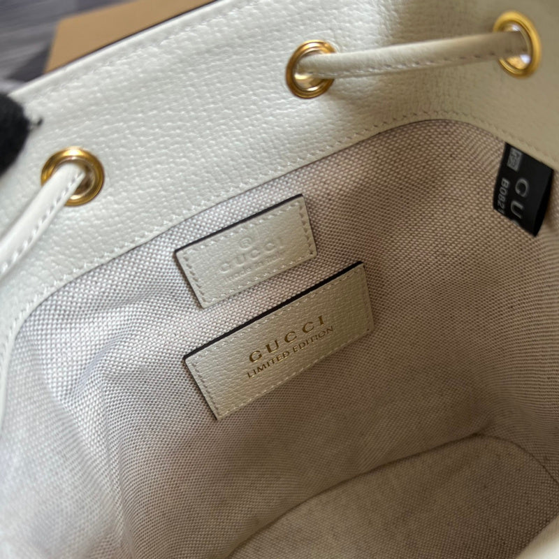 Side profile of structured modern women's handbag – women's luxury handbag