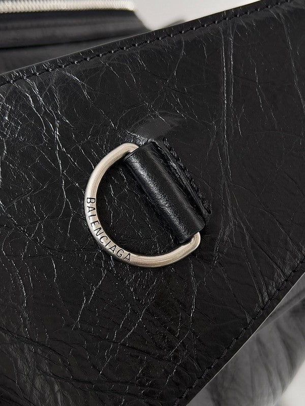 Zivas Charm Understated Luxury Fashion Handbag (Contemporary Shape Language) – Detail View