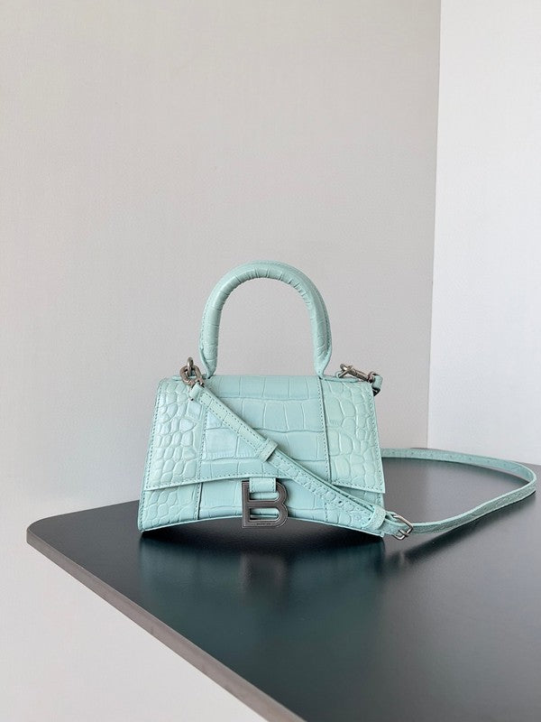 Zivas Charm Signature Style Statement Handbag (Effortless Style Upgrade) – Angled View