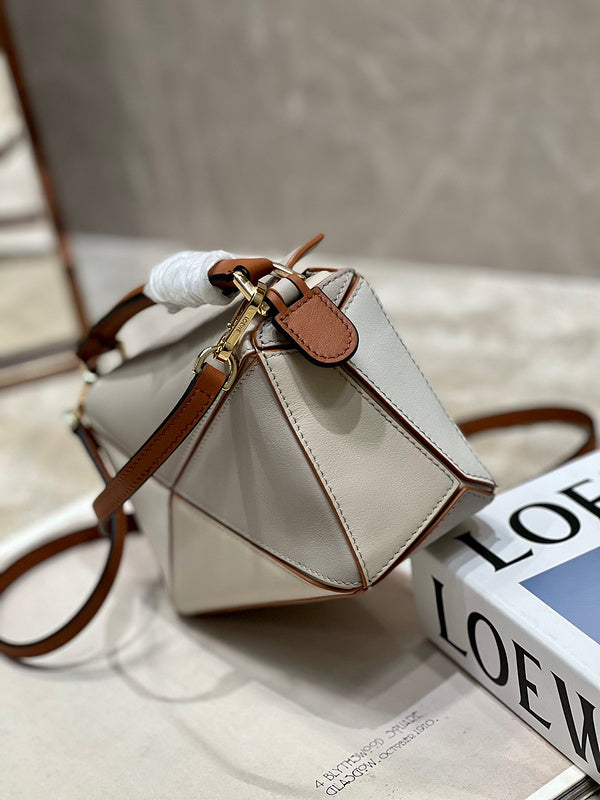 Ziva's Charm handbag – back view (18cm*12.5cm*8cm)
