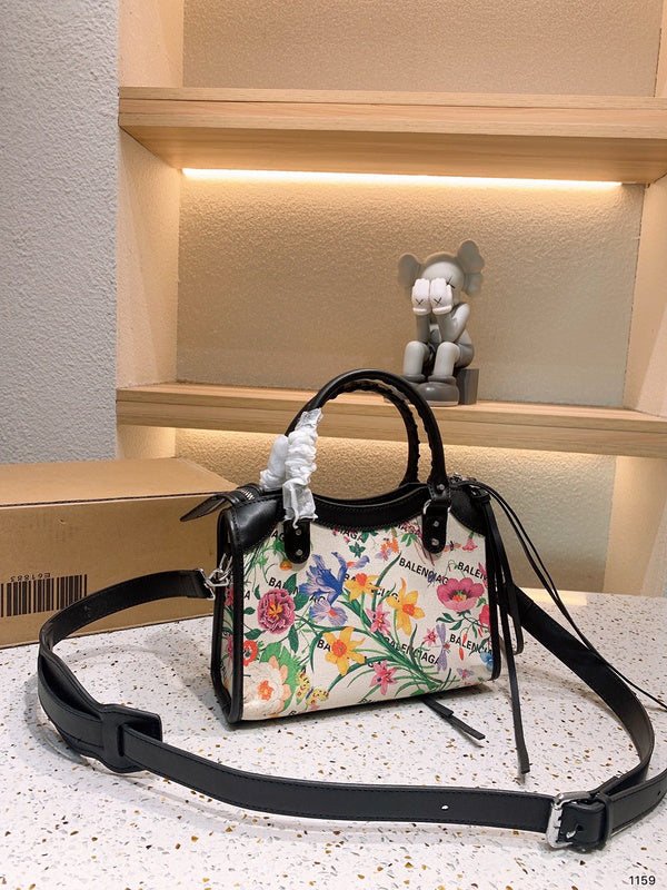 Ziva's Charm handbag – back view (one versatile size)
