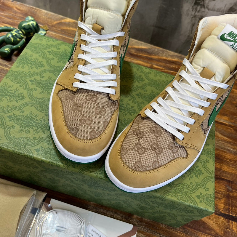 Gucci classic monochrome luxury sneakers view 8 retro runner design