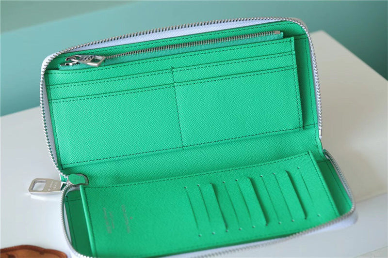  Chic top-handle bag carried on shoulder