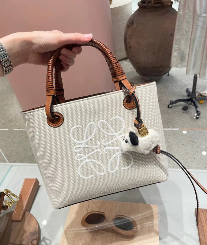 Ziva's Charm handbag – interior view (22cm*9cm*19.5cm)