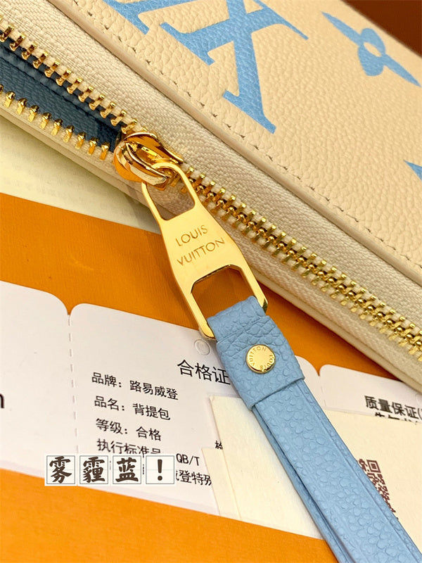  crossbody bag interior and compartment view 9