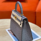  modern carryall bag styled with outfit 18