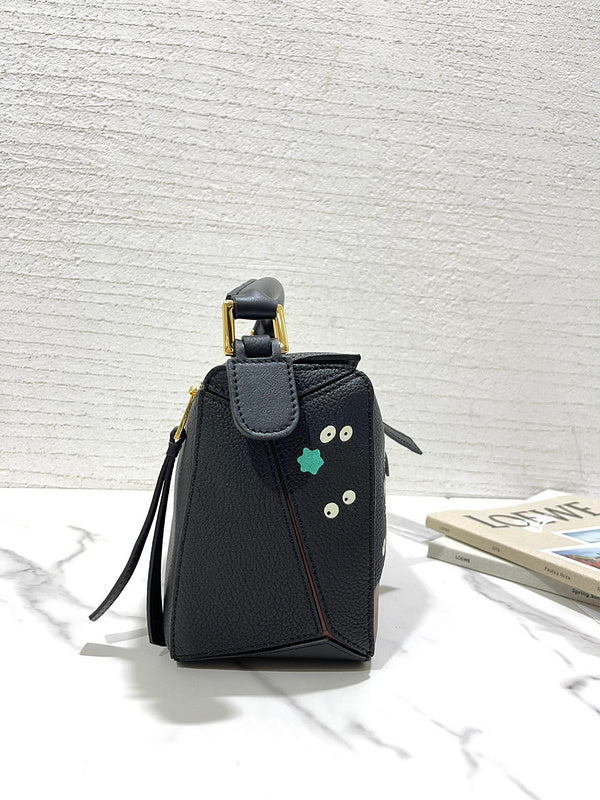 Ziva's Charm handbag – interior view (18cm*11cm*7.5cm)