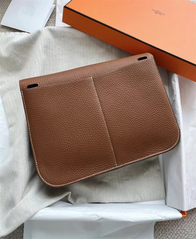  essential shopper bag styled with outfit 36