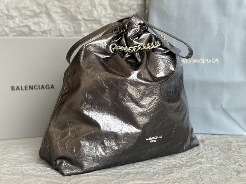 Zivas Charm Versatile Design Fashion Handbag (Contemporary Shape Language) – Lifestyle Shot